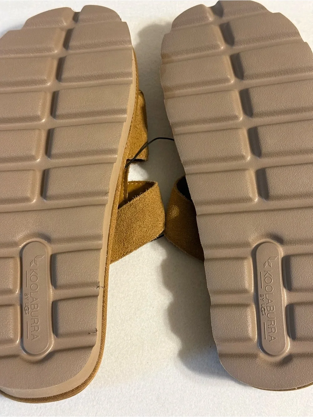 New Women’s Koolaburra By UGG Tizz Sandal. Light Brown. Size 11